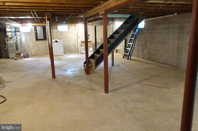 Building Photo - 242 Buttonwood Rd