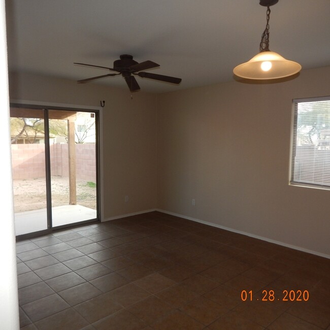 Building Photo - 708 W Cholla Crest Dr