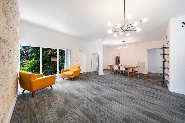 Foto del edificio - 9400 E Bay Harbor Dr