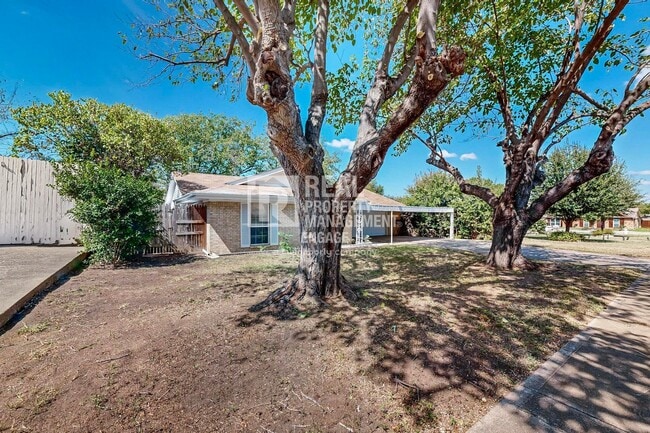 Building Photo - 4 Bedroom Single-Story Home available For ...