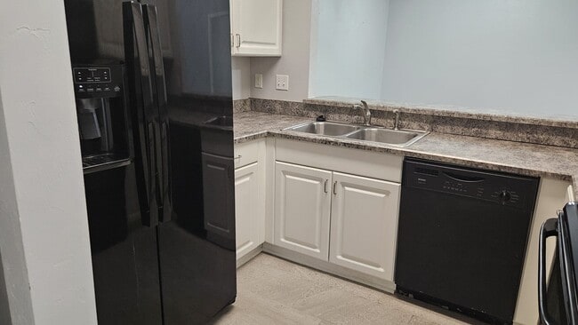 Building Photo - 110 SW 145th Dr