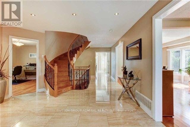 Building Photo - 21 Kersey Crescent