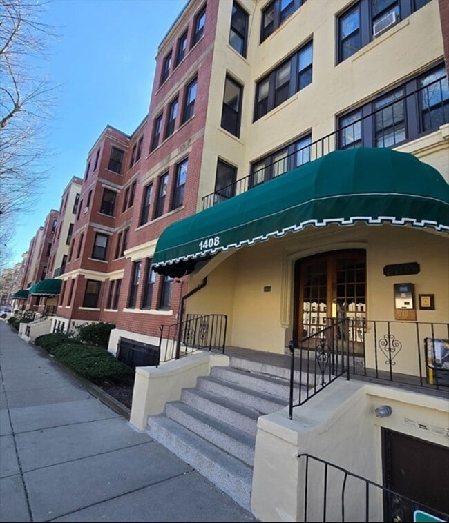 Building Photo - 1408 Commonwealth Ave