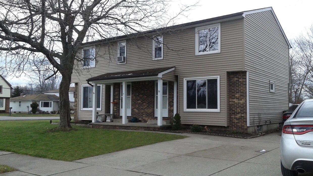 4 Rowley Hollow, Buffalo, NY 14227 Townhome Rentals in Buffalo NY