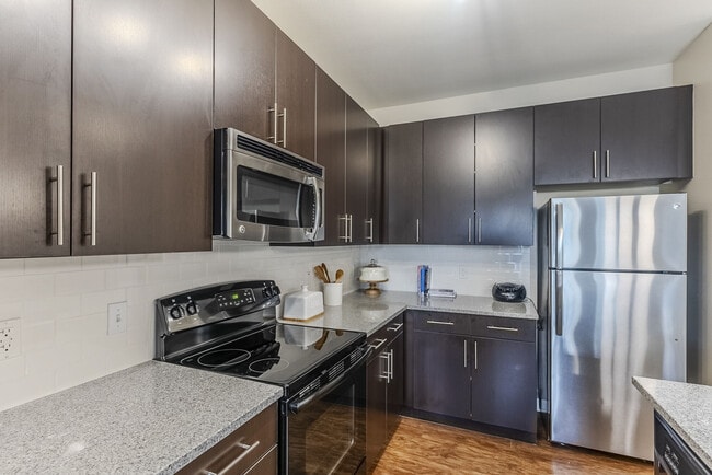 Building Photo - Edge at 1702