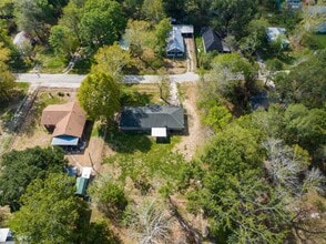 Building Photo - 110 W Pine St