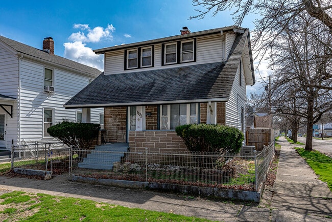 Photo - 1103 Reservoir St House