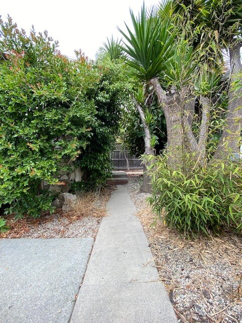 Foto del edificio - 649 Santa Clara Ave