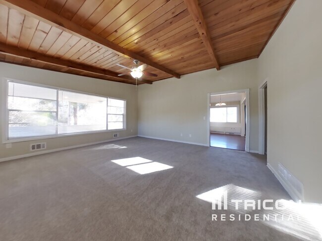 Building Photo - 5102 Lakewood Drive Acworth GA