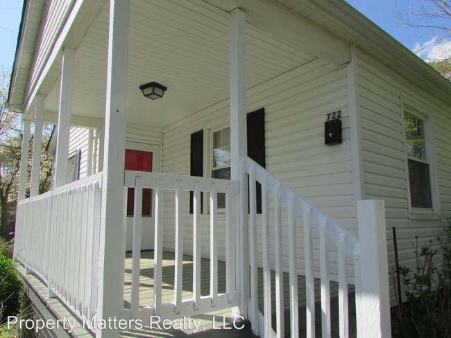 Building Photo - 2 br, 1 bath House - 722 East Maple Avenue
