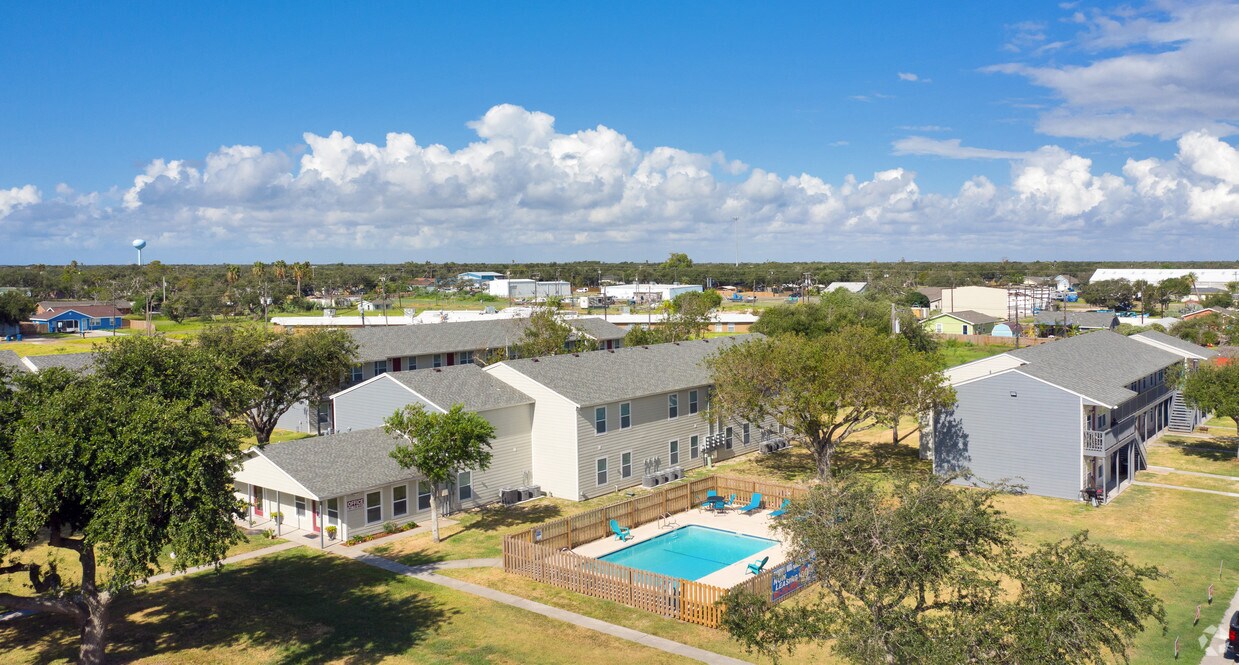 Rockport Oaks Garden Apartments Apartments 511 E Hackberry St