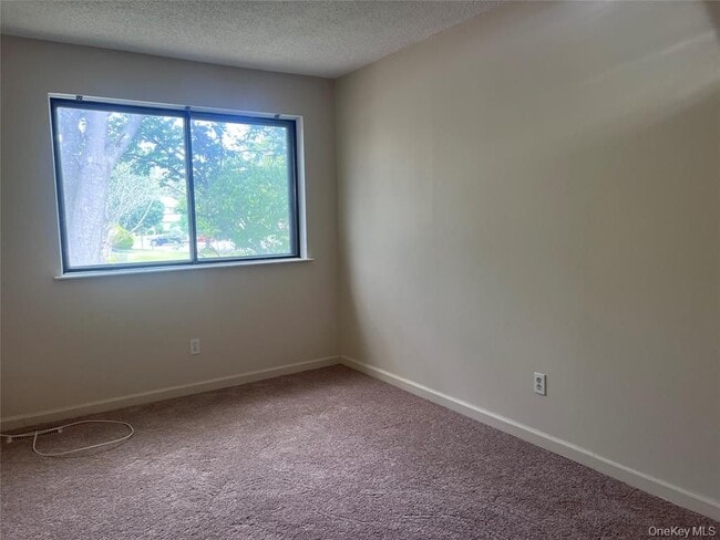 Building Photo - 200 Springmeadow Dr