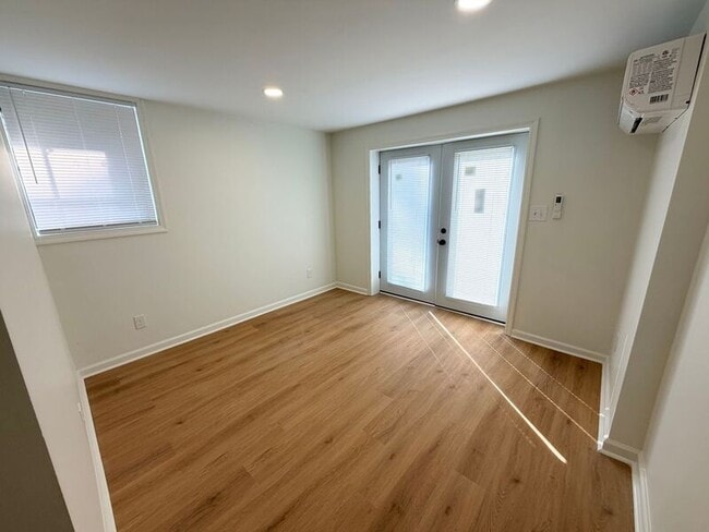 Building Photo - 514 22nd Ave S