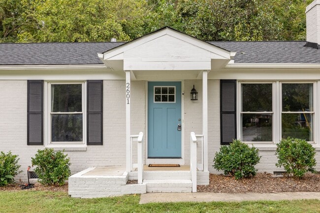 Building Photo - 2601 Bristol Pl