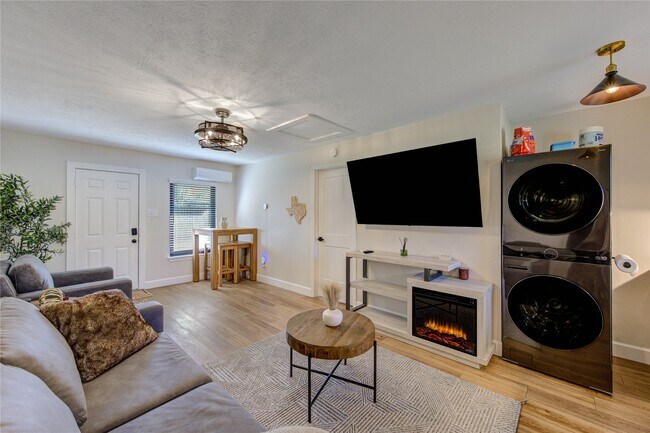 Foto del edificio - 3201 Westridge St