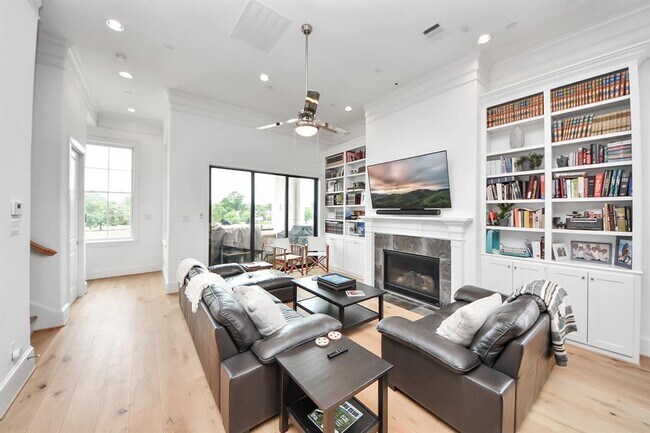 Foto del edificio - 3828 Glen Arbor Dr