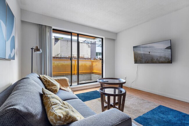 Photo du bâtiment - 1855 W 2nd Ave