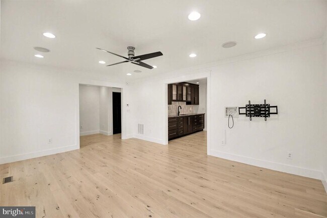 Foto del edificio - 24 Lipscomb Ct