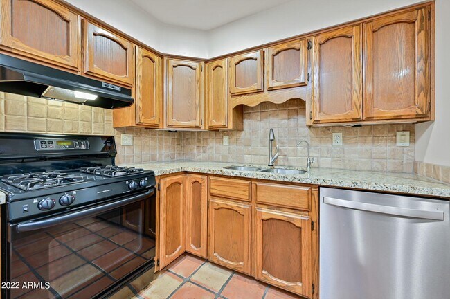 Foto del edificio - 219 W Alice Ave