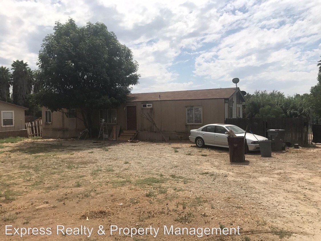 Foto principal - 21611 Bailly St