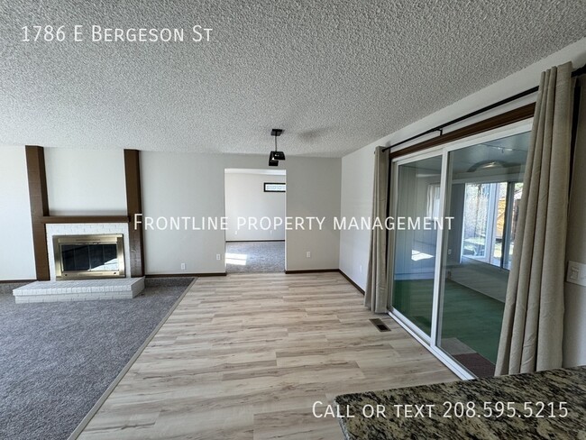 Building Photo - Newly renovated East Boise townhouse!