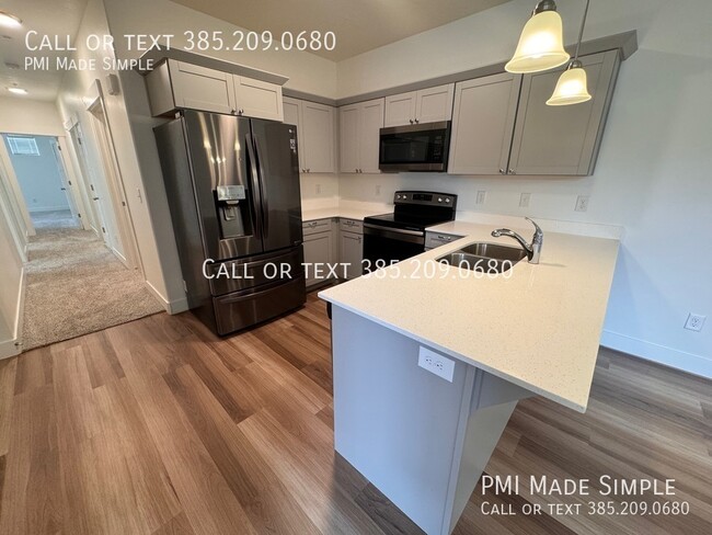 Building Photo - Modern 3-Bedroom Condo in Lehi with Balcon...