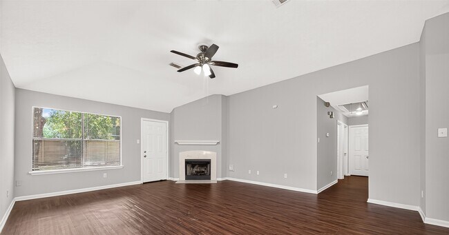 Foto del edificio - 14418 Golden Cypress Ln