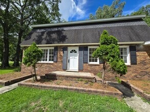 Building Photo - 100 Colonial Dr