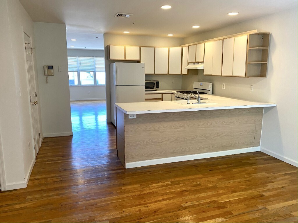 Townhouse Style Dupex in Harrison 3 Bedroom Townhouse for Rent in