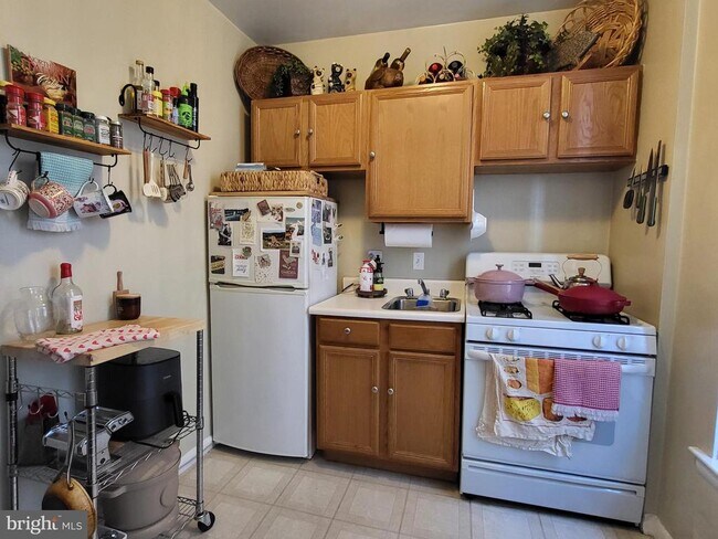 Building Photo - 135 S 19th St