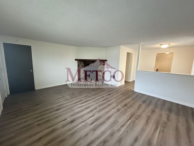 Building Photo - 20903