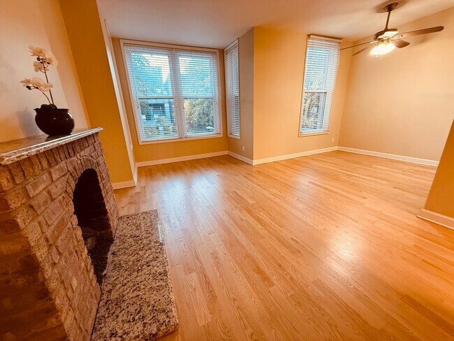 Foto del edificio - 2133 N Sheffield Ave