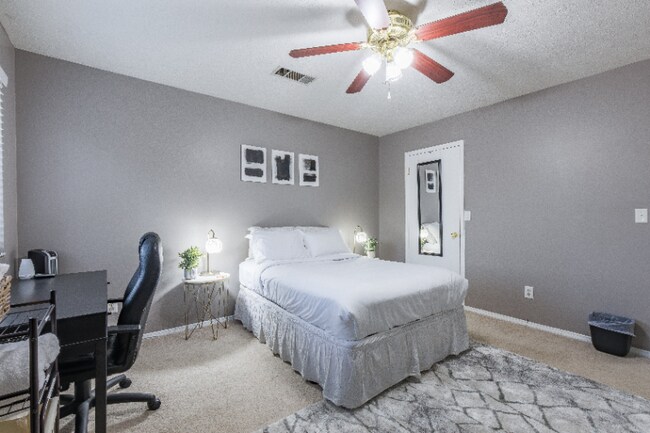 Foto del edificio - 890 Shiloh Ridge Run NW