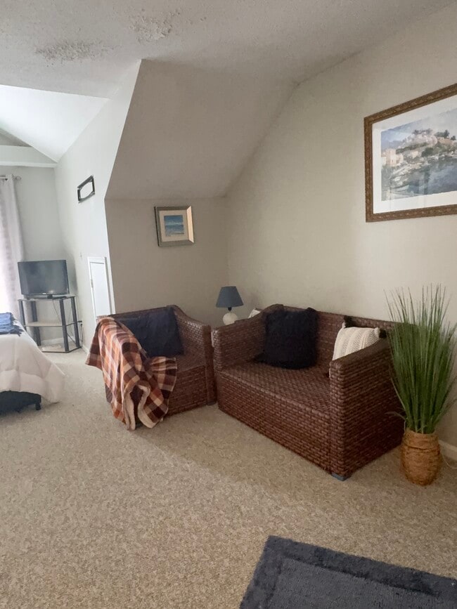 Building Photo - 19 Rose Briar Pl