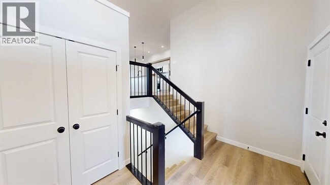 Building Photo - 10201-10126 126 Ave