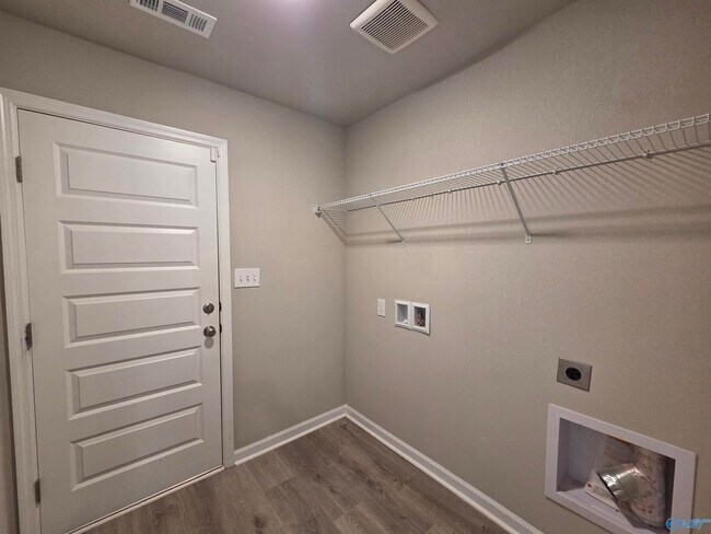 Building Photo - 122 Domingues Ave