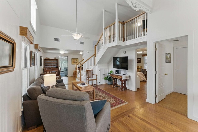 Building Photo - 175 Fredericksburg Rd