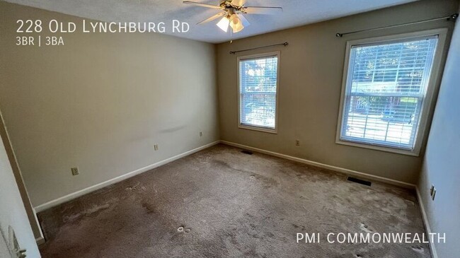 Foto del edificio - "Charming 3-Bed Home on Old Lynchburg Rd: ...