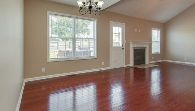 Foto del edificio - 1351 Whitt Ln