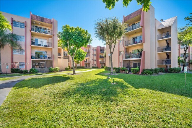Foto del edificio - 13707 Kendale Lakes Cir