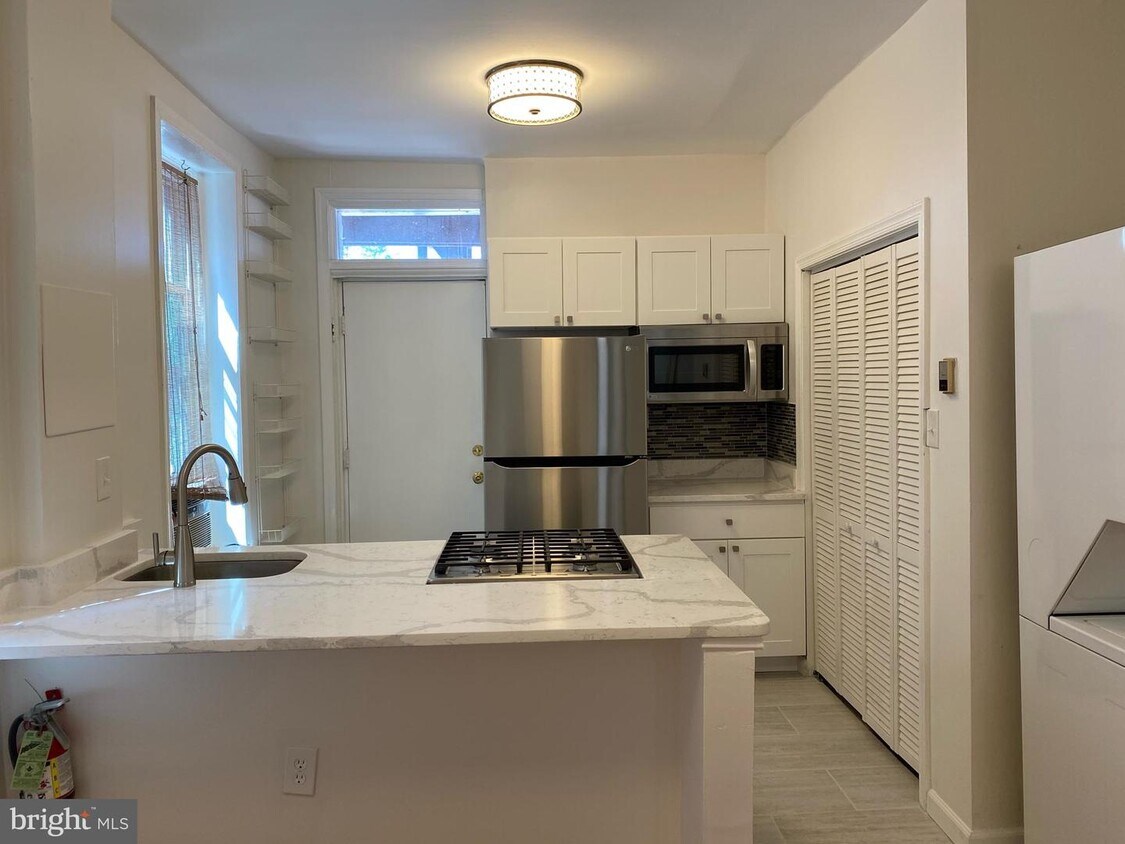 Primary Photo - 2016 1st St NW