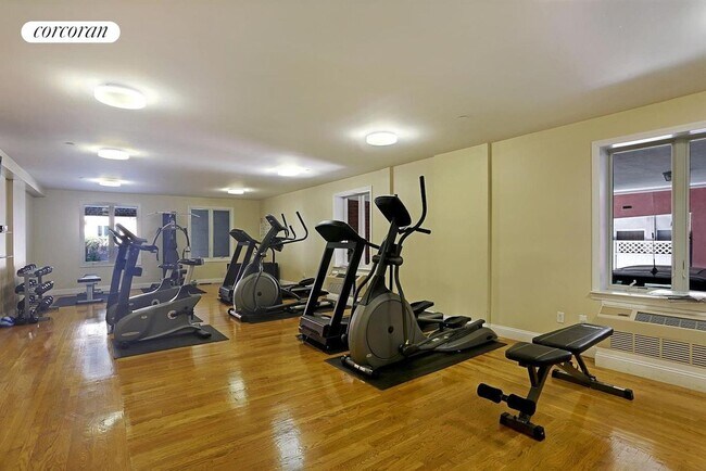 Foto del edificio - 2325-25 31st Ave