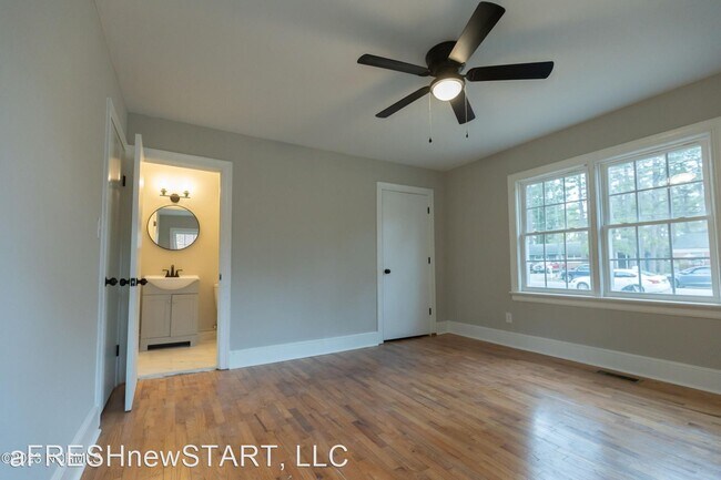 Foto del edificio - 3 br, 1.5 bath House - 1813 Rosewood Ave