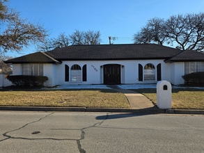 Building Photo - 1700 Prestonwood Dr