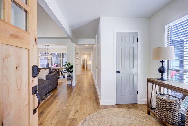 Foto del edificio - 5609 Courtyard Cove