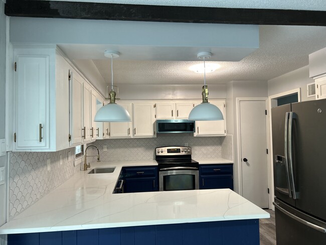 Kitchen Island - 11203 NW 58th St