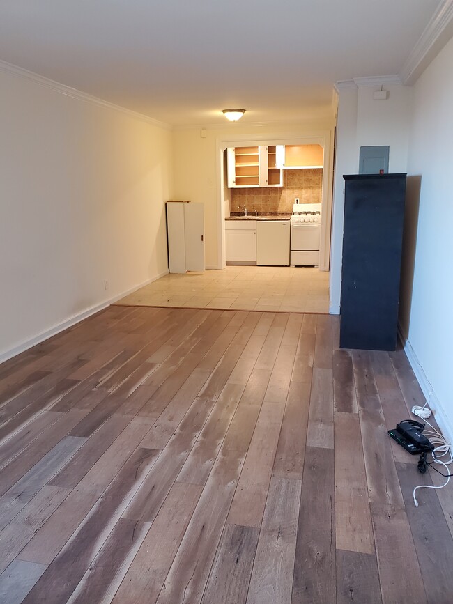 Building Photo - 3031 Edwin Ave