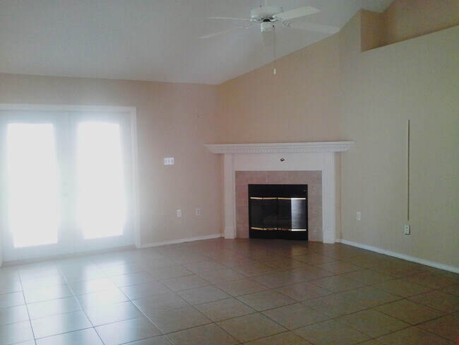 Building Photo - 369 Riverchase Blvd