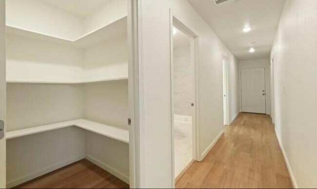 Foto del edificio - 227 N Fremont Ave