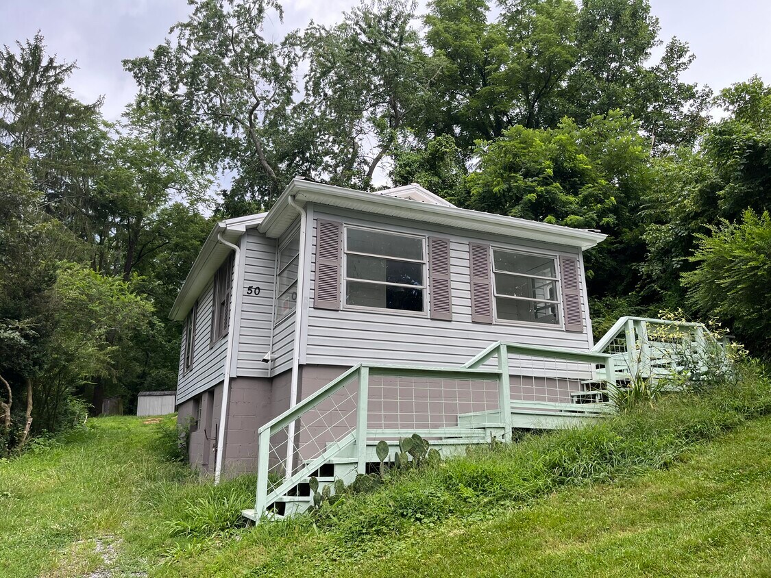 Foto principal - 50 Oakcrest Dr